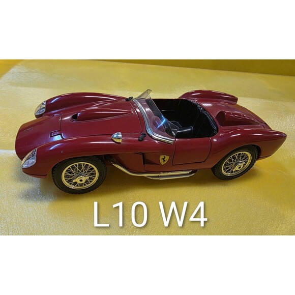 1957 Ferrari 250 Testa Rossa Bburago 1/18 Red Diecast Model Car - Picture 1 of 11